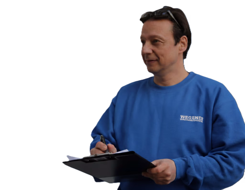 Der Inhaber der Umzugsfirma Wegener Umzugslogistik berät in Fragen rund um den Umzug.